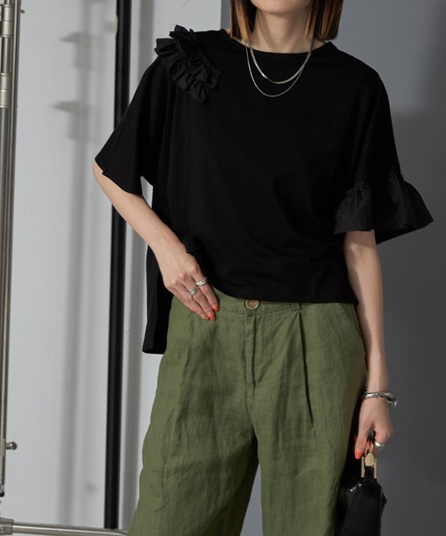 each（イーチ）の「ランダムフリルシルケットTシャツ（Tシャツ/カットソー・レディース・ブラック/ホワイト・FREE）」の2枚目の写真