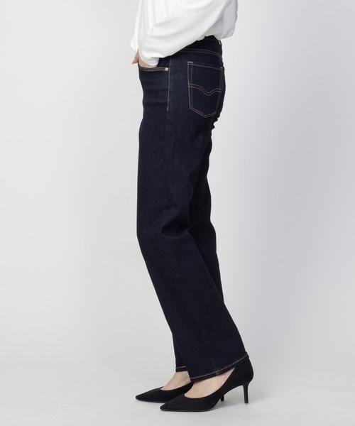 EDWIN（エドウィン）の「C17 BASIC REGULAR STRAIGHT DENIM CB343 ベーシックレギュラーストレート（デニムパンツ・レディース・ワンウォッシュ/ブルー/ダークインディゴブルー・26inch/27inch/28inch/29inch/30inch/31inch/32inch）」の4枚目の写真