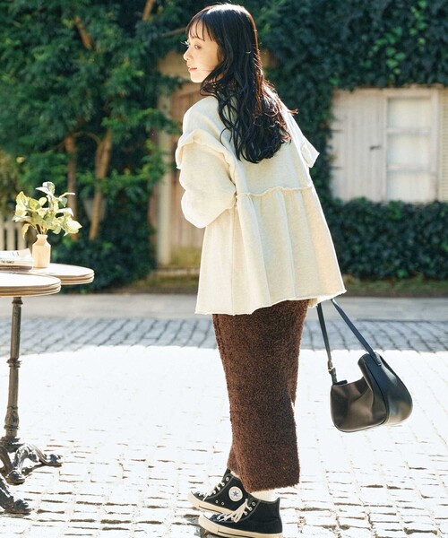 フリル付き黒スウェットジャケット FREAK'S STORE（フリークスストア）の「【新色追加】リメイク風 切替