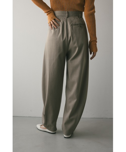 FORME パンツ 東原亜希 FORME 2025 SPRING CENTER PIN-TUCK PANTS