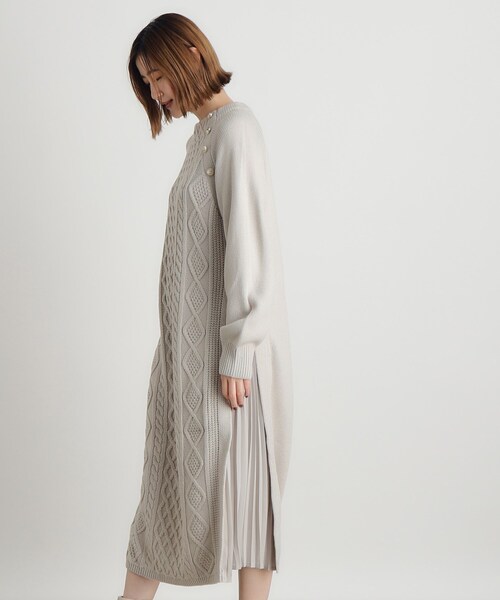 grove（グローブ）の「◆ケーブルサイドプリーツニットワンピース（ワンピース・レディース・チャコールグレー/ナチュラル/ネイビー/ボルドー・02/03/01/04/05）」の19枚目の写真