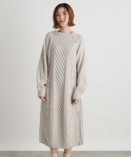 grove（グローブ）の「◆ケーブルサイドプリーツニットワンピース（ワンピース・レディース・チャコールグレー/ナチュラル/ネイビー/ボルドー・02/03/01/04/05）」の11枚目の写真