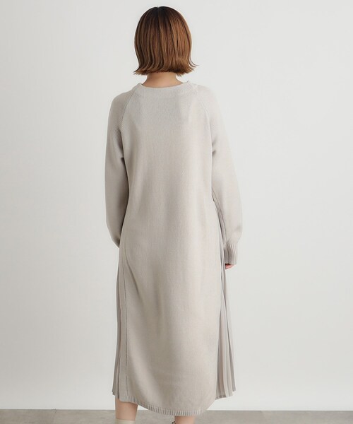 grove（グローブ）の「◆ケーブルサイドプリーツニットワンピース（ワンピース・レディース・チャコールグレー/ナチュラル/ネイビー/ボルドー・02/03/01/04/05）」の13枚目の写真