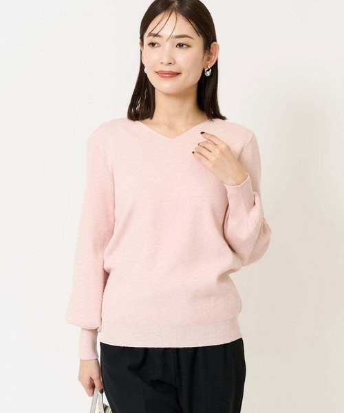a.v.v(アーヴェヴェ)の「【洗える】Vネックパフスリーブニット【WEB限定】(ニット/セーター・レディース・ダークインディゴブルー/ネイビー/モカ/クリーム/ライトピンク/ライラック・34/36/40/38/42)」の6枚目の写真