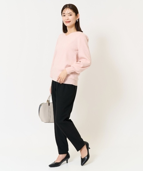 a.v.v(アーヴェヴェ)の「【洗える】Vネックパフスリーブニット【WEB限定】(ニット/セーター・レディース・ダークインディゴブルー/ネイビー/モカ/クリーム/ライトピンク/ライラック・34/36/40/38/42)」の20枚目の写真
