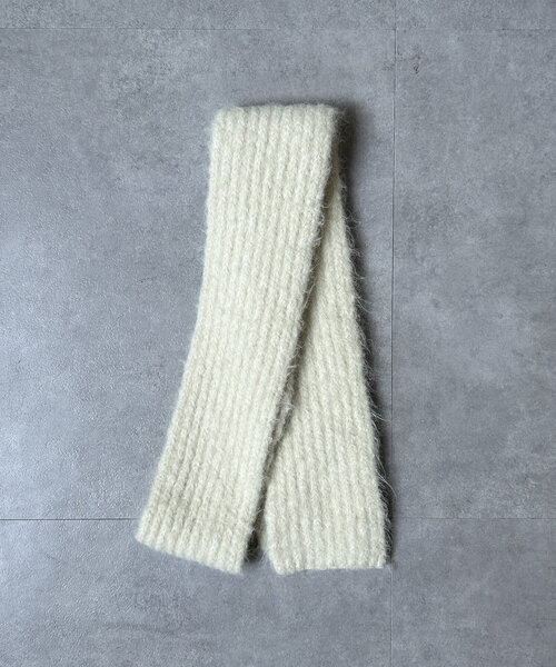 Thevon（ゼボン）の「シャギーリブニットマフラー（マフラー・レディース・ベージュ/アイボリー/レッド・FREE）」の7枚目の写真
