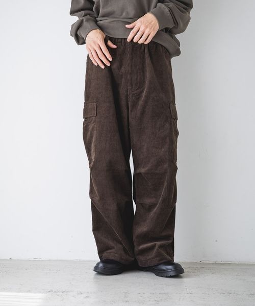 LOWRYS FARM（ローリーズファーム）の「コーデュロイカーゴパンツ 150012（カーゴパンツ・レディース・ブラウン/チャコールグレー・MEDIUM/LARGE）」の2枚目の写真