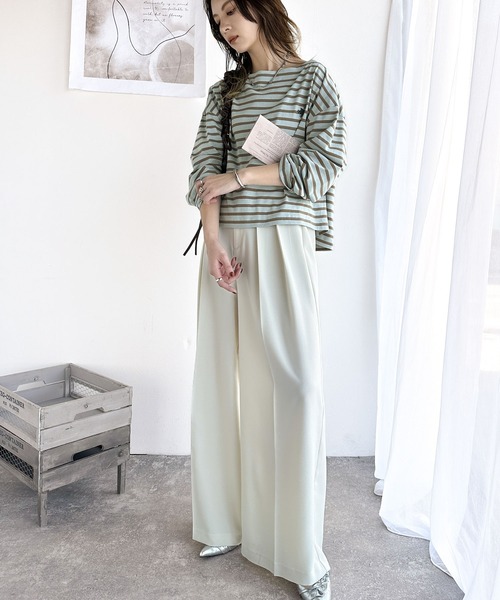 classicalelf(クラシカルエルフ)の「快適な着心地と洗練されたデザインが魅力。ボートネックオーガニックコットン100%パネルボーダーTシャツ(長袖)(Tシャツ/カットソー・レディース・ベージュ系その他/ブルー系その他/ホワイト×ネイビー/ネイビー×ホワイト/ホワイト×ブラック・LARGE/MEDIUM/X-LARGE)」の10枚目の写真