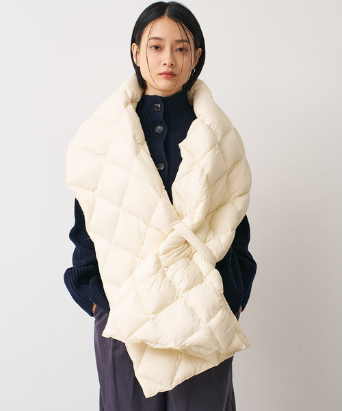 TAION(タイオン)の「【TAION】リバーシブルダウンストール(ストール/ショール・レディース・グレイッシュベージュ/チョコ/ブラック/オフホワイト/カーキ・フリー)」の2枚目の写真