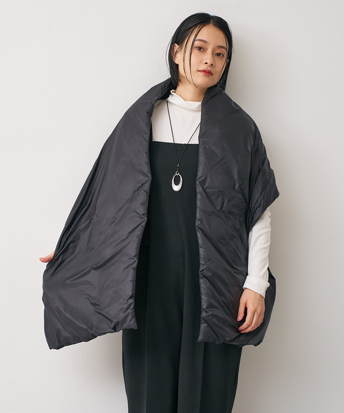 TAION(タイオン)の「【TAION】リバーシブルダウンストール(ストール/ショール・レディース・グレイッシュベージュ/チョコ/ブラック/オフホワイト/カーキ・フリー)」の22枚目の写真