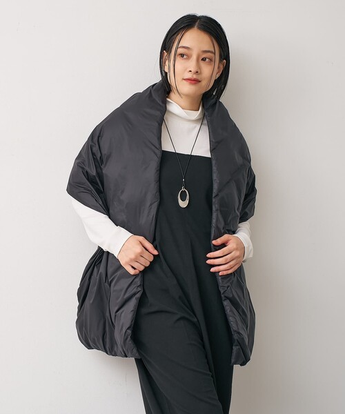 TAION(タイオン)の「【TAION】リバーシブルダウンストール(ストール/ショール・レディース・グレイッシュベージュ/チョコ/ブラック/オフホワイト/カーキ・フリー)」の21枚目の写真