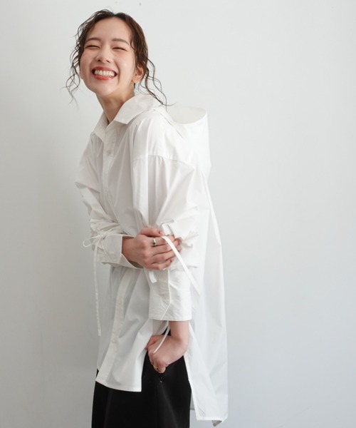 INTER FACTORY(インターファクトリー)の「はなのきえり - フードデザインロングシャツ made in INTERFACTORY(シャツ/ブラウス・レディース・ホワイト/サックスブルー・FREE)」の4枚目の写真