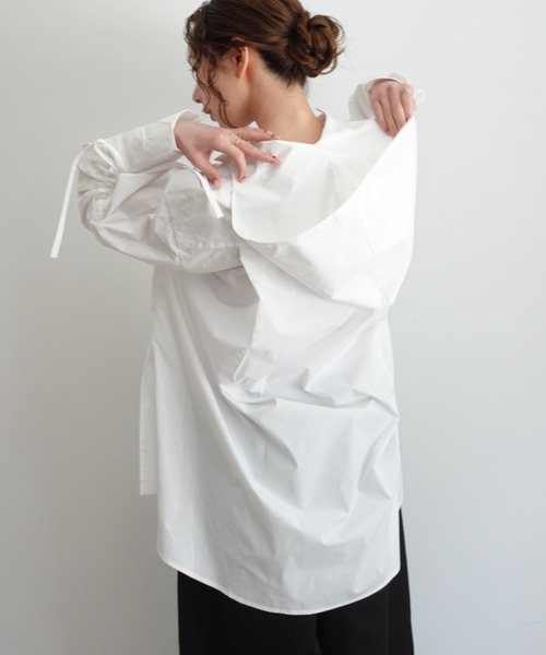 INTER FACTORY(インターファクトリー)の「はなのきえり - フードデザインロングシャツ made in INTERFACTORY(シャツ/ブラウス・レディース・ホワイト/サックスブルー・FREE)」の5枚目の写真