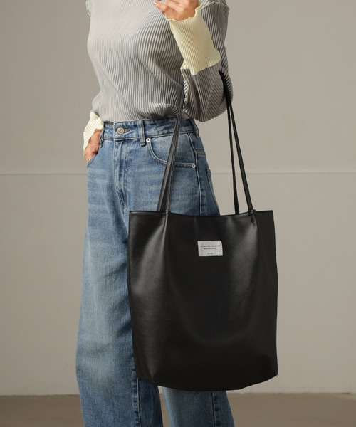 ALTROSE(アルトローズ)の「ワッペン A4 トートバッグ シード(トートバッグ・レディース・シルバー/チャコールグレー/グレー/ブラック・FREE)」の18枚目の写真