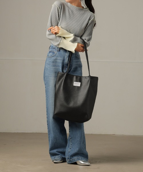 ALTROSE(アルトローズ)の「ワッペン A4 トートバッグ シード(トートバッグ・レディース・シルバー/チャコールグレー/グレー/ブラック・FREE)」の19枚目の写真