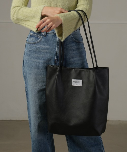 ALTROSE(アルトローズ)の「ワッペン A4 トートバッグ シード(トートバッグ・レディース・シルバー/チャコールグレー/グレー/ブラック・FREE)」の8枚目の写真