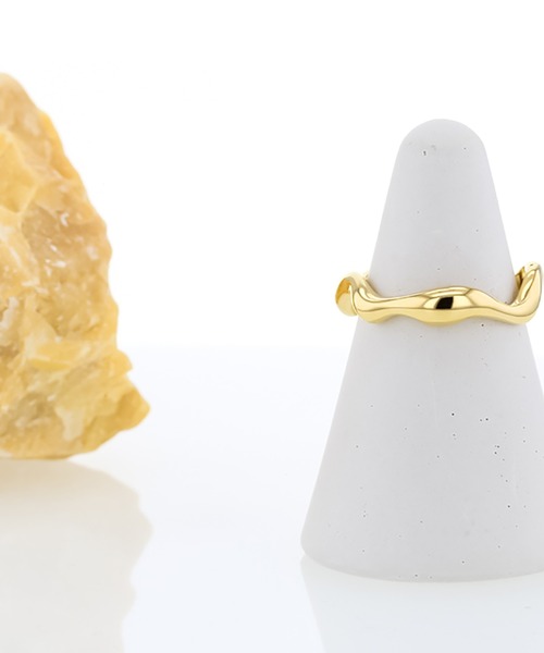 kirakiraShop(キラキラショップ)の「ウェーブデザイン リング(リング・レディース・ゴールド・6号/7号/8号/#1/#2/#3)」の3枚目の写真