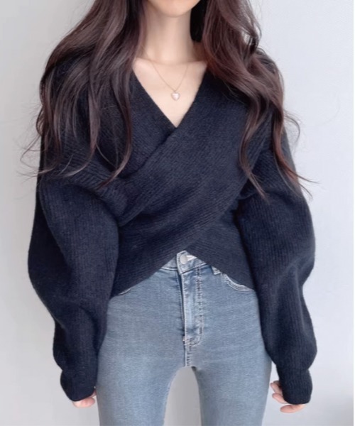 by LEGNA(バイレグナ)の「クロスさせるデザインが大人っぽい。カシュクールリブニットセーター(ニット/セーター・レディース・ブラック/ブラウン/グレー/オフホワイト・FREE)」の1枚目の写真