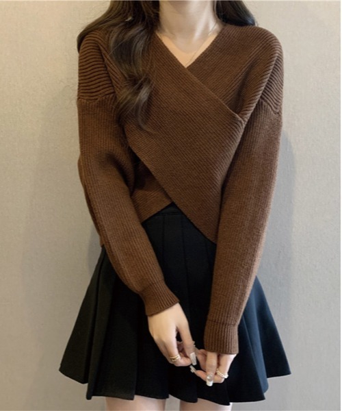 by LEGNA(バイレグナ)の「クロスさせるデザインが大人っぽい。カシュクールリブニットセーター(ニット/セーター・レディース・ブラック/ブラウン/グレー/オフホワイト・FREE)」の11枚目の写真