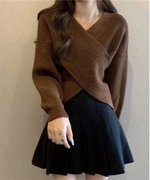 by LEGNA(バイレグナ)の「クロスさせるデザインが大人っぽい。カシュクールリブニットセーター(ニット/セーター・レディース・ブラック/ブラウン/グレー/オフホワイト・FREE)」の12枚目の写真