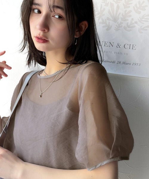 classicalelf（クラシカルエルフ）の「キャミソール付き！ドッキングシアートップス（半袖）（Tシャツ/カットソー・レディース・ベージュ/チャコール/グレイッシュベージュ/アイボリー/カーキ・LARGE/MEDIUM/SMALL/X-LARGE）」の4枚目の写真