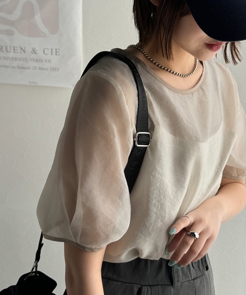 classicalelf（クラシカルエルフ）の「キャミソール付き！ドッキングシアートップス（半袖）（Tシャツ/カットソー・レディース・ベージュ/チャコール/グレイッシュベージュ/アイボリー/カーキ・LARGE/MEDIUM/SMALL/X-LARGE）」の19枚目の写真