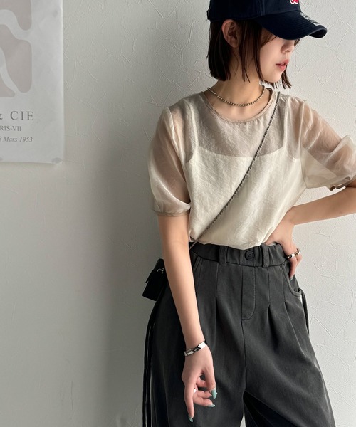 classicalelf（クラシカルエルフ）の「キャミソール付き！ドッキングシアートップス（半袖）（Tシャツ/カットソー・レディース・ベージュ/チャコール/グレイッシュベージュ/アイボリー/カーキ・LARGE/MEDIUM/SMALL/X-LARGE）」の20枚目の写真