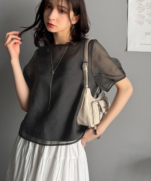 classicalelf（クラシカルエルフ）の「キャミソール付き！ドッキングシアートップス（半袖）（Tシャツ/カットソー・レディース・ベージュ/チャコール/グレイッシュベージュ/アイボリー/カーキ・LARGE/MEDIUM/SMALL/X-LARGE）」の6枚目の写真