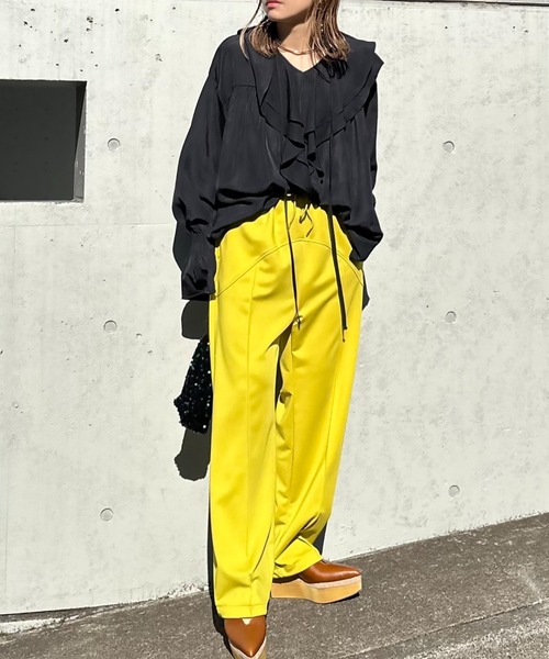 mi via loca（ミヴィアロカ）の「【2WAY！】センターシーム 切り替え ストレッチ イージーパンツ（その他パンツ・レディース・レッド/ベージュ/ライム/ブラック・FREE）」の3枚目の写真