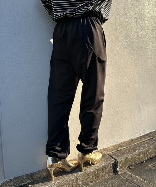 mi via loca（ミヴィアロカ）の「【2WAY！】センターシーム 切り替え ストレッチ イージーパンツ（その他パンツ・レディース・レッド/ベージュ/ライム/ブラック・FREE）」の15枚目の写真