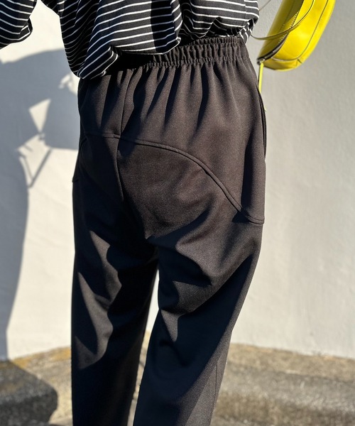 mi via loca（ミヴィアロカ）の「【2WAY！】センターシーム 切り替え ストレッチ イージーパンツ（その他パンツ・レディース・レッド/ベージュ/ライム/ブラック・FREE）」の5枚目の写真