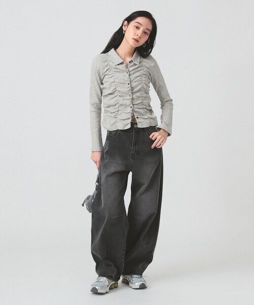 Ray BEAMS（レイビームス）の「デニム バレル パンツ（デニムパンツ・レディース・ブラック/ライトブルー・1/0）」の6枚目の写真