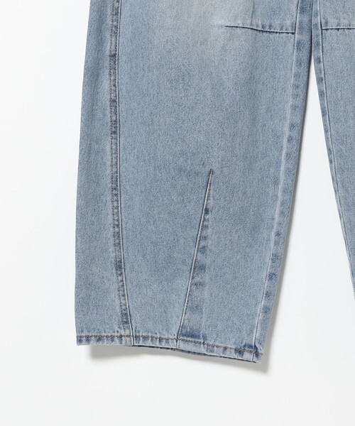 Ray BEAMS（レイビームス）の「デニム バレル パンツ（デニムパンツ・レディース・ブラック/ライトブルー・1/0）」の8枚目の写真