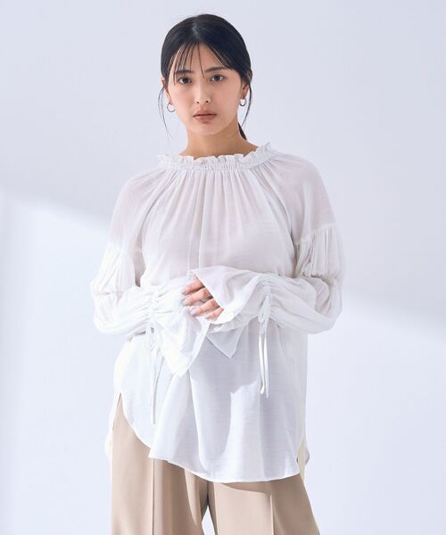 Editt by YECCA VECCA（エディットバイイェッカヴェッカ）の「2wayギャザーデザインブラウス（シャツ/ブラウス・レディース・オフホワイト/ライトグリーン/ネイビー/サックスブルー・FREE）」の5枚目の写真