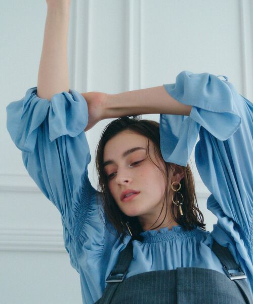Editt by YECCA VECCA（エディットバイイェッカヴェッカ）の「2wayギャザーデザインブラウス（シャツ/ブラウス・レディース・オフホワイト/ライトグリーン/ネイビー/サックスブルー・FREE）」の13枚目の写真