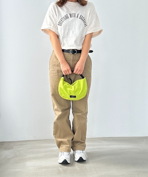 TIMELESS COMFORT（タイムレスコンフォート）の「SOLEIL(ソレイユ)ウィークエンドショルダー（ショルダーバッグ・レディース・グレイッシュベージュ/ライム/グレー/ピンク/オレンジ/ライトブルー/ブラック/レッド/マスタード/コバルトブルー・ONE SIZE）」の5枚目の写真