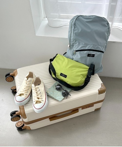 TIMELESS COMFORT（タイムレスコンフォート）の「SOLEIL(ソレイユ)ウィークエンドショルダー（ショルダーバッグ・レディース・グレイッシュベージュ/ライム/グレー/ピンク/オレンジ/ライトブルー/ブラック/レッド/マスタード/コバルトブルー・ONE SIZE）」の16枚目の写真