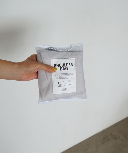 TIMELESS COMFORT（タイムレスコンフォート）の「SOLEIL(ソレイユ)ウィークエンドショルダー（ショルダーバッグ・レディース・グレイッシュベージュ/ライム/グレー/ピンク/オレンジ/ライトブルー/ブラック/レッド/マスタード/コバルトブルー・ONE SIZE）」の17枚目の写真