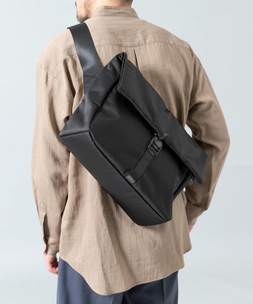 RODE SKO（ロデスコ）の「撥水フィドロックショルダーバッグ（ショルダーバッグ・メンズ・ブラック/カーキ・ONE）」の4枚目の写真