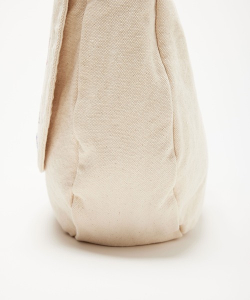 Champion（チャンピオン）の「【Champion/チャンピオン】直営限定コレクション メンズ ニュースペーパーバッグ（ショルダーバッグ・メンズ・ホワイト×レッド/ホワイト×ブルー/ホワイト系その他6・FREE）」の17枚目の写真