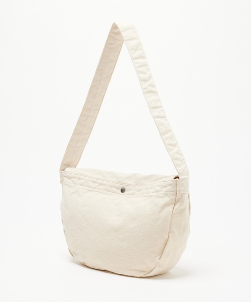 Champion（チャンピオン）の「【Champion/チャンピオン】直営限定コレクション メンズ ニュースペーパーバッグ（ショルダーバッグ・メンズ・ホワイト×レッド/ホワイト×ブルー/ホワイト系その他6・FREE）」の5枚目の写真