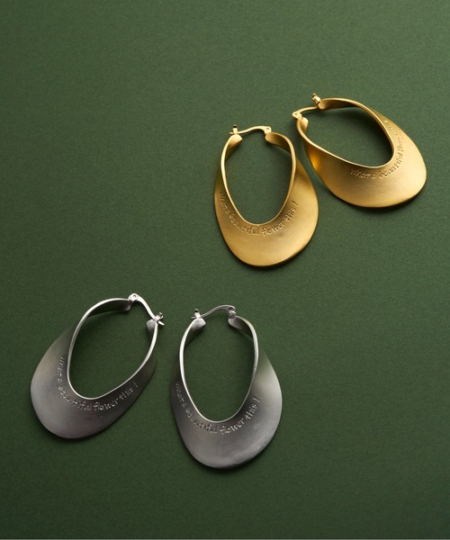 loni(ロニ)の「Letterring Leaf Plate Pierce(ピアス(両耳用)・レディース・ゴールド/シルバー・FREE)」の4枚目の写真