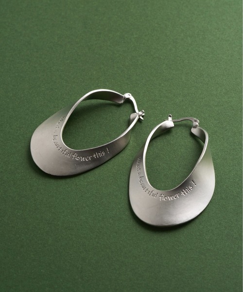 loni(ロニ)の「Letterring Leaf Plate Pierce(ピアス(両耳用)・レディース・ゴールド/シルバー・FREE)」の13枚目の写真
