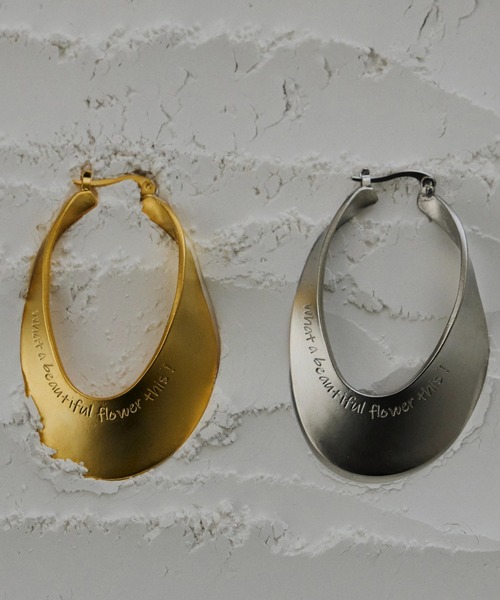 loni(ロニ)の「Letterring Leaf Plate Pierce(ピアス(両耳用)・レディース・ゴールド/シルバー・FREE)」の3枚目の写真