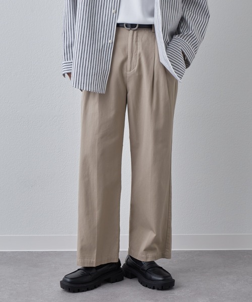 COLONY 2139(コロニートゥーワンスリーナイン)の「綿レーヨン2タックワイドチノパンツ(チノパンツ・メンズ・ブラック/グレイッシュベージュ・MEDIUM/LARGE)」の7枚目の写真