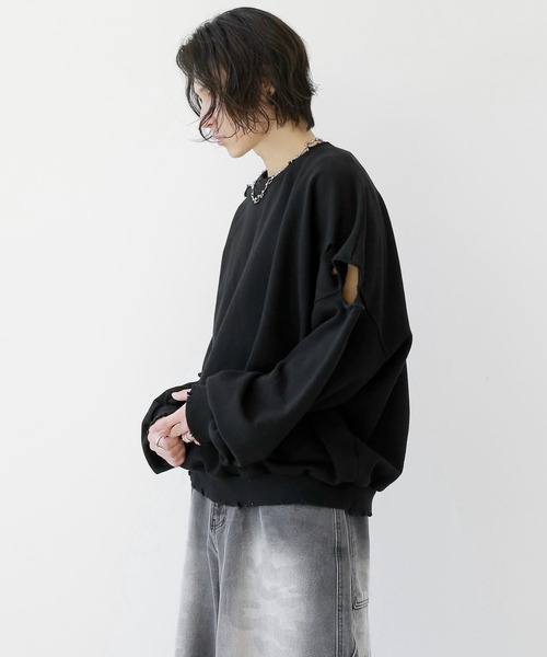 minsobi（ミンソビ）の「ダメージカッティングトレーナー  オーバーサイズ ダメージ加工スウェットPO（スウェット・メンズ・ホワイト/ブラック・FREE）」の4枚目の写真