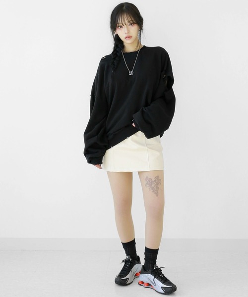 minsobi（ミンソビ）の「ダメージカッティングトレーナー  オーバーサイズ ダメージ加工スウェットPO（スウェット・メンズ・ホワイト/ブラック・FREE）」の7枚目の写真