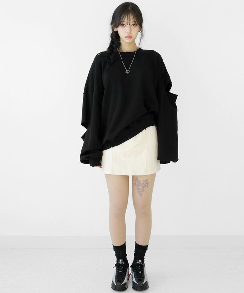 minsobi（ミンソビ）の「ダメージカッティングトレーナー  オーバーサイズ ダメージ加工スウェットPO（スウェット・メンズ・ホワイト/ブラック・FREE）」の6枚目の写真