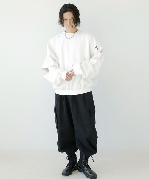 minsobi（ミンソビ）の「ダメージカッティングトレーナー  オーバーサイズ ダメージ加工スウェットPO（スウェット・メンズ・ホワイト/ブラック・FREE）」の15枚目の写真