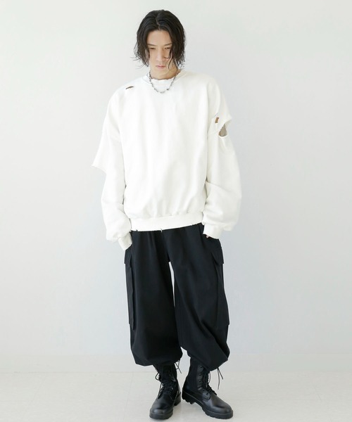 minsobi（ミンソビ）の「ダメージカッティングトレーナー  オーバーサイズ ダメージ加工スウェットPO（スウェット・メンズ・ホワイト/ブラック・FREE）」の14枚目の写真